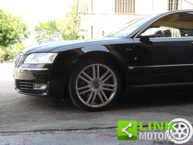 AUDI S8 5.2 V10 quattro tiptronic