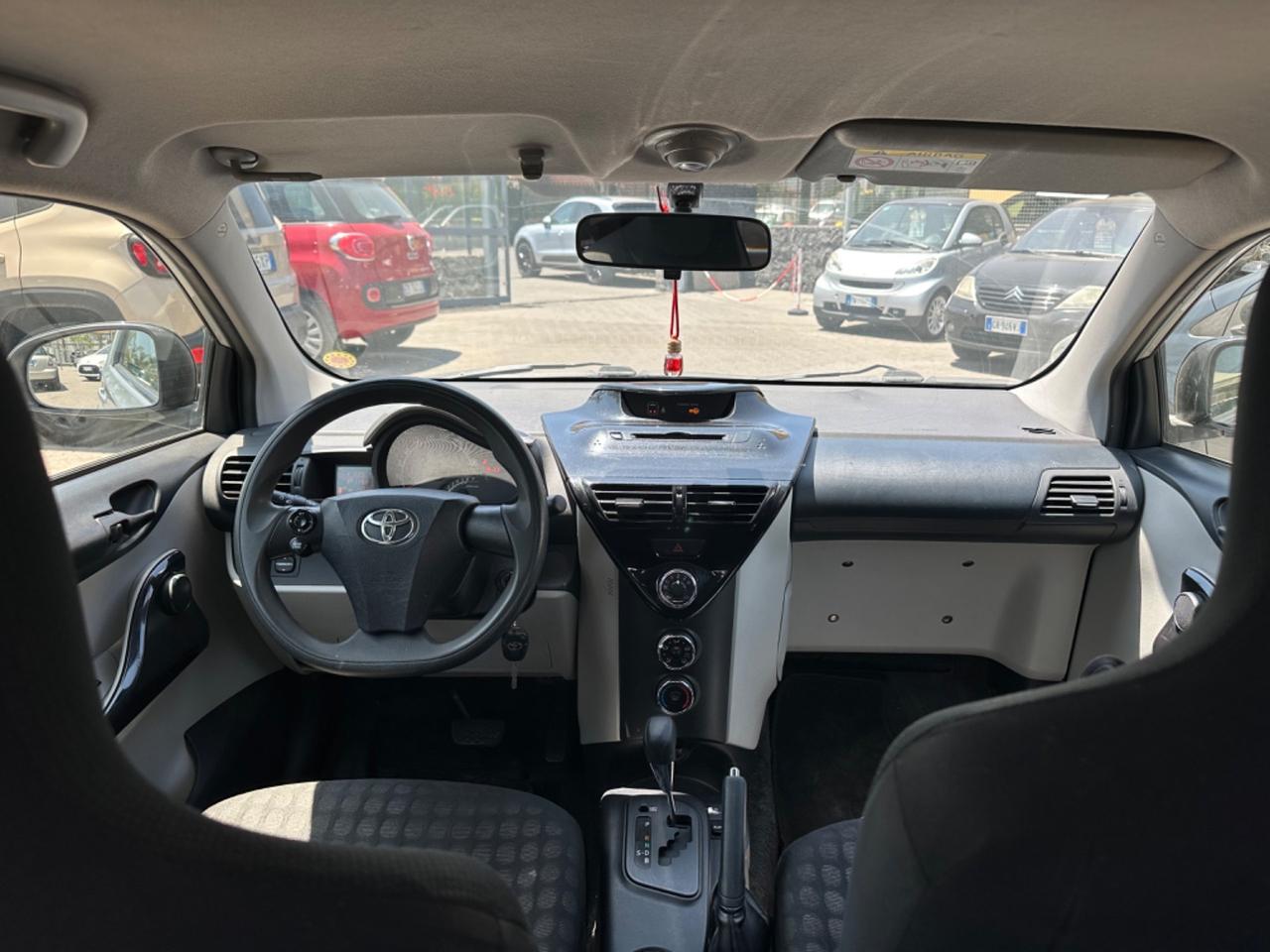 Toyota iQ 1.0 cambio automatico