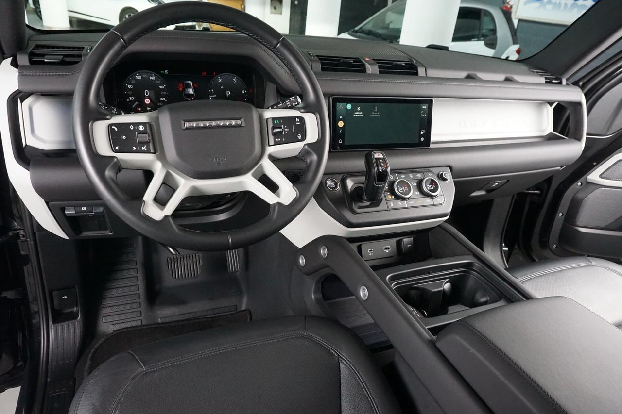 Land Rover Defender 110 3.0D I6 200 CV AWD Auto X-Dynamic SE