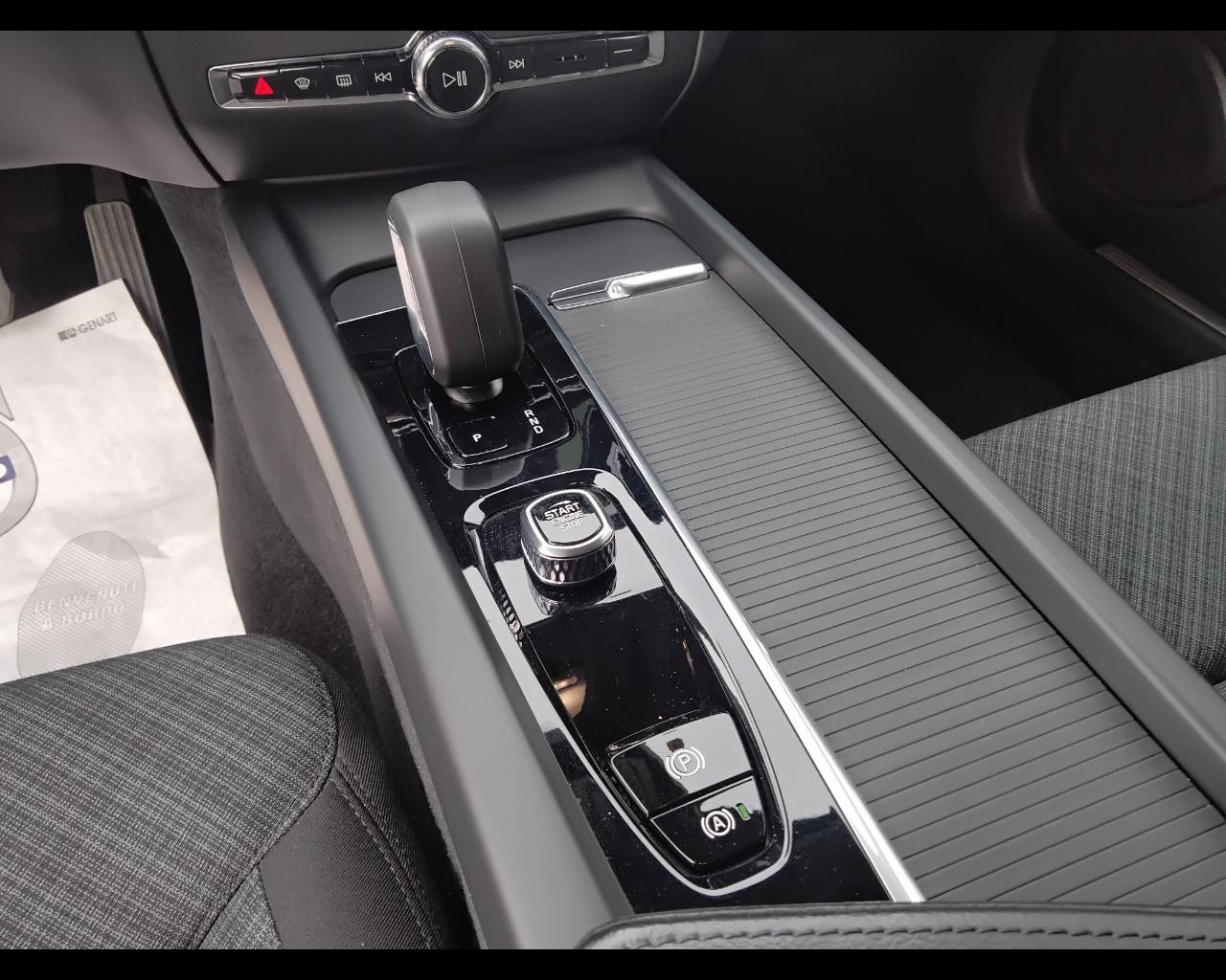 VOLVO V60 II 2023 - V60 2.0 b3 Core auto