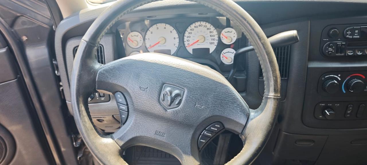 Dodge RAM 1500 SLT Long Cab 5.9 CC V8