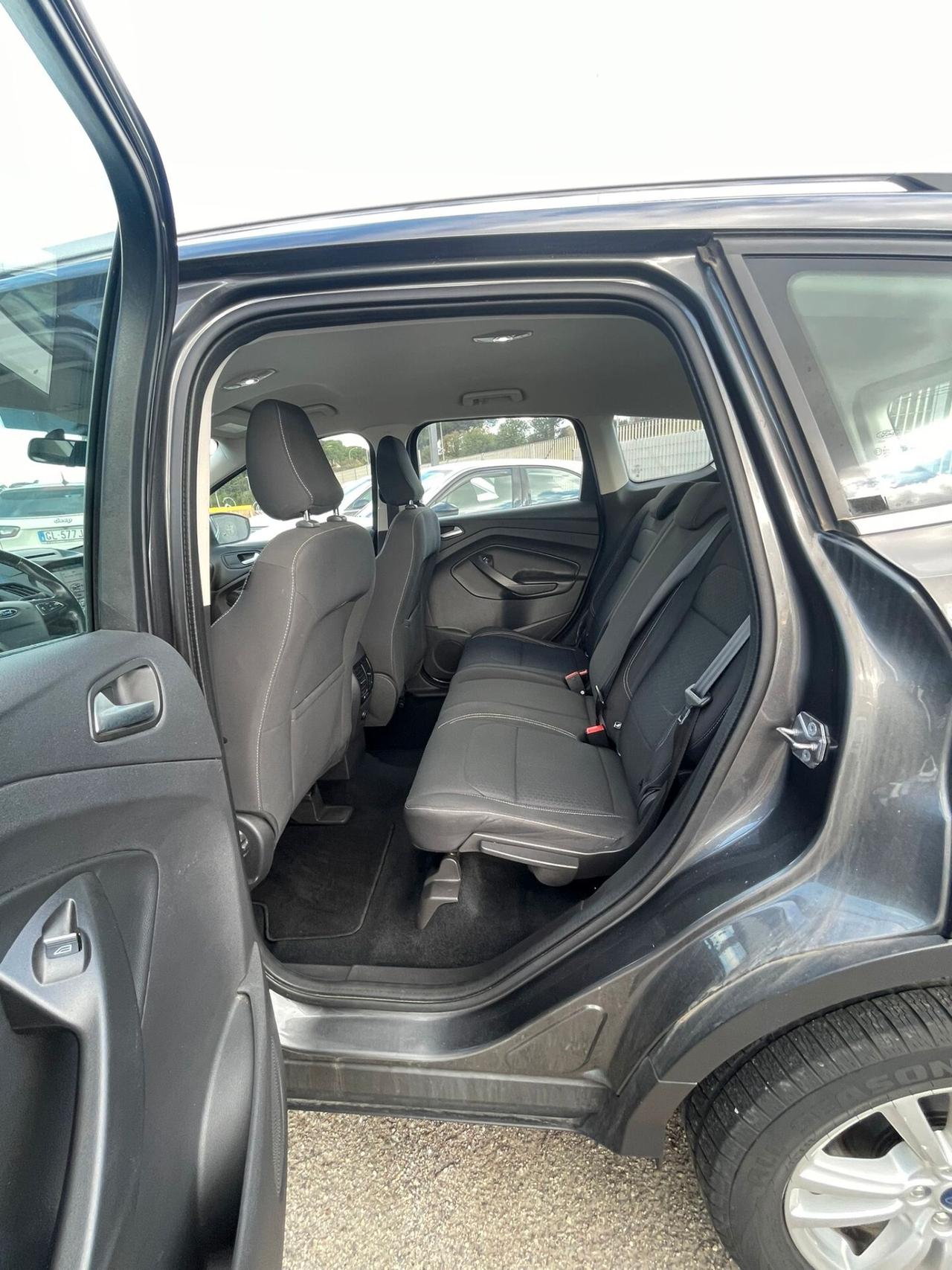 Ford Kuga 2.0 TDCI 120 CV S&S 2WD Powershift Business