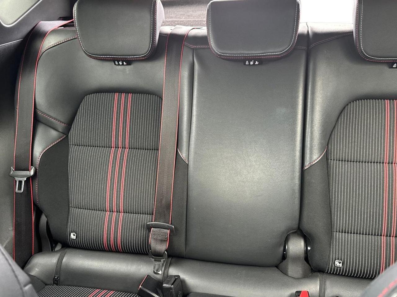 Renault Captur 1.6 e-tech hybrid rs line 145cv auto