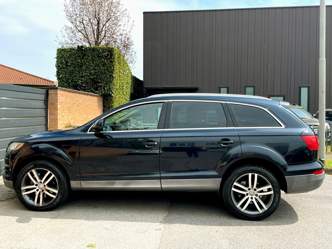 AUDI Q7 3.0D 8m 4x4-EURO 5-Navi,Led-Garanzia-2012