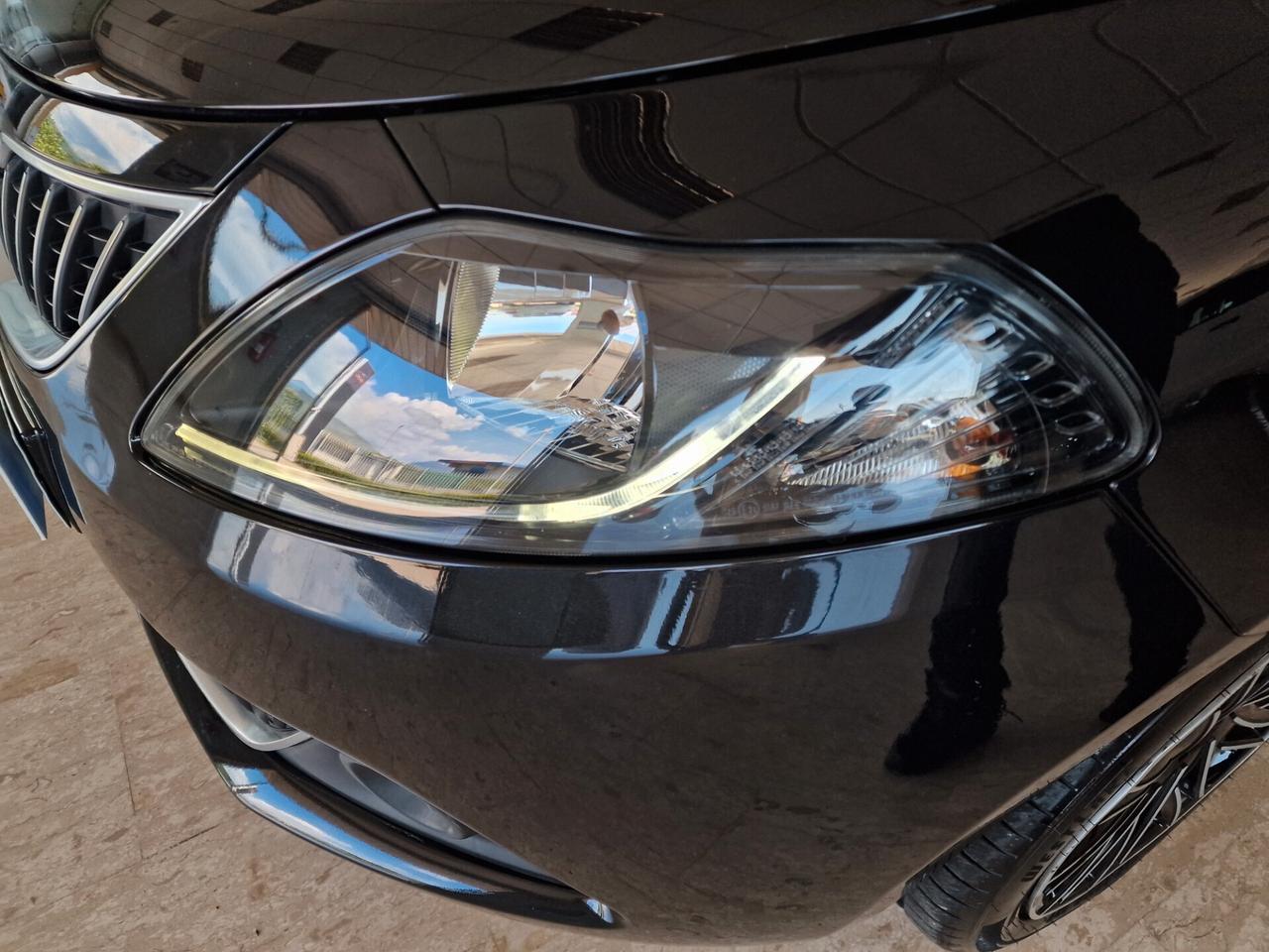 Lancia Ypsilon 1.0 Hybrid Gold 2023