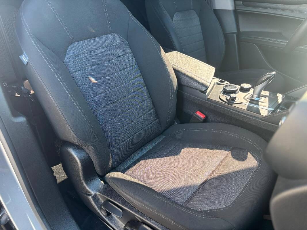 Alfa Romeo Stelvio 2.2 t Business Q4 180cv auto