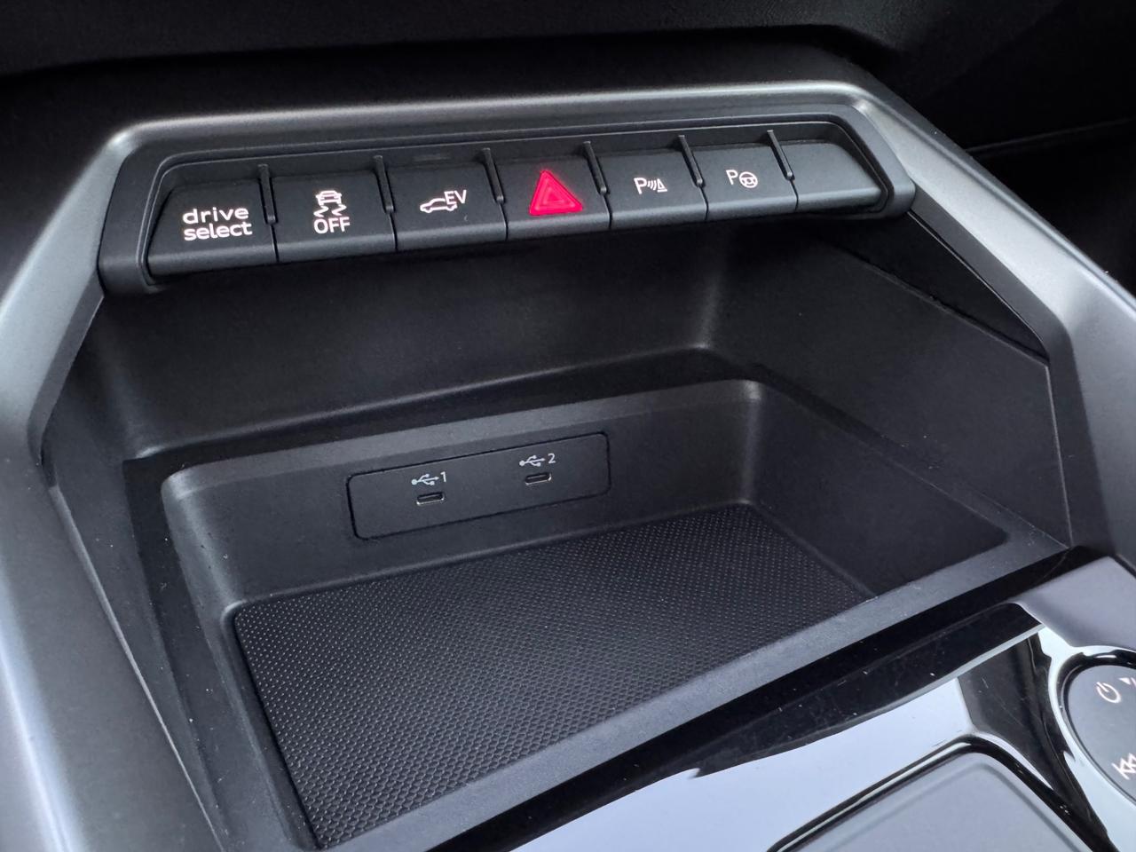 Audi A3 SPB 45 TFSI e S tronic line edition Identity Black