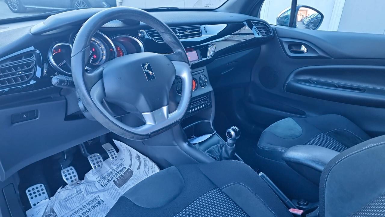 Ds DS3 3 1.4 HDi 70 Just Black-68CV-50KW-