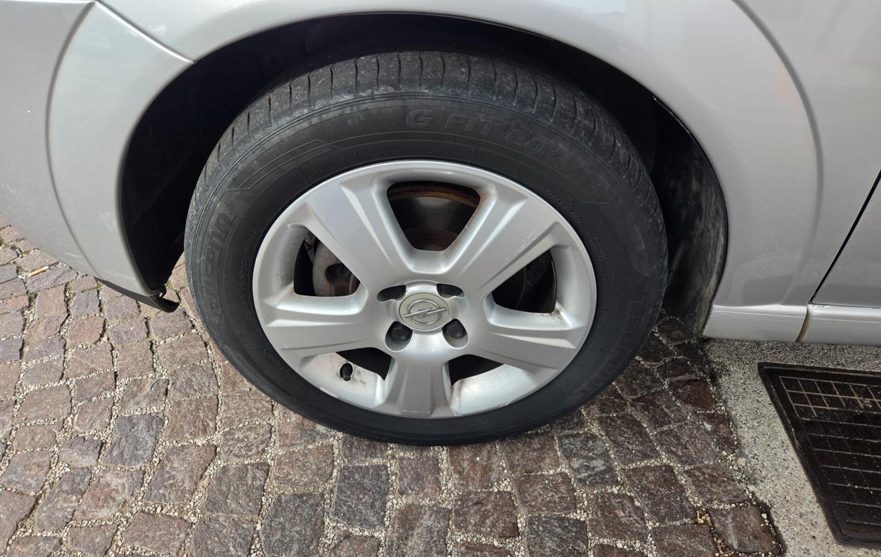 Opel Meriva 1.4 16V con 176.000km Neopatentati ok