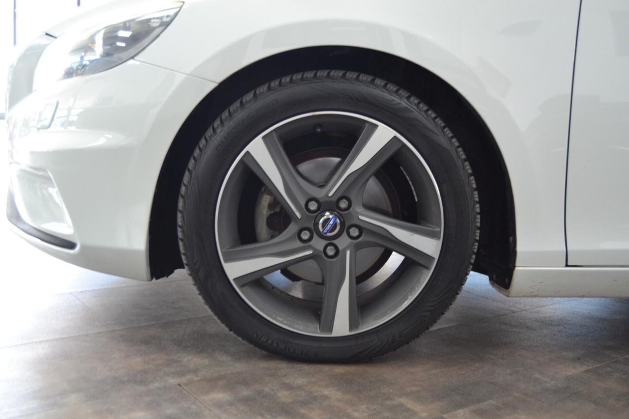 Volvo V40 D2 1.6 R-Design UniPro/Navi/Xenon/Cruse/Pelle