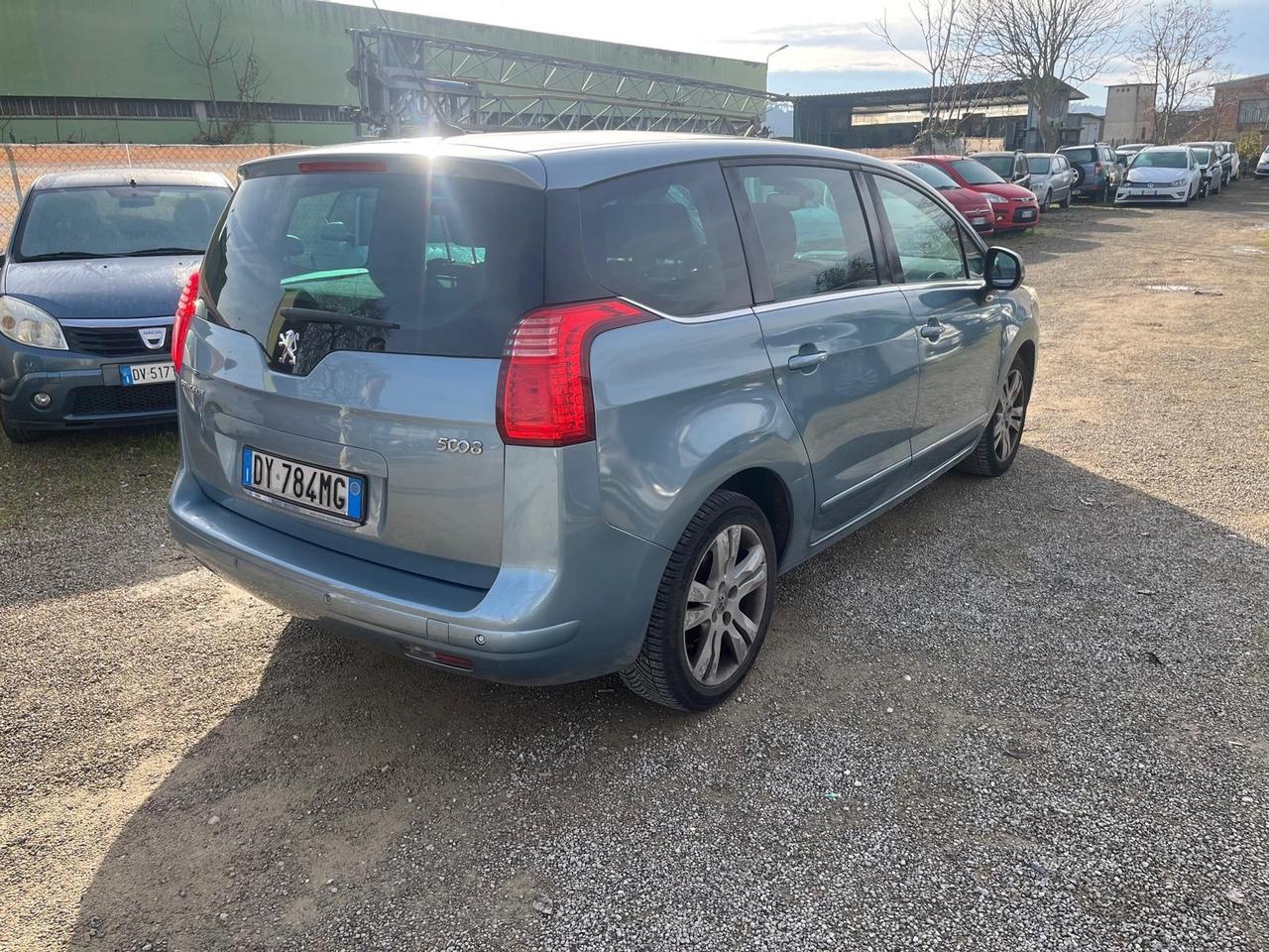 Peugeot 5008 1.6 HDi 110CV Féline