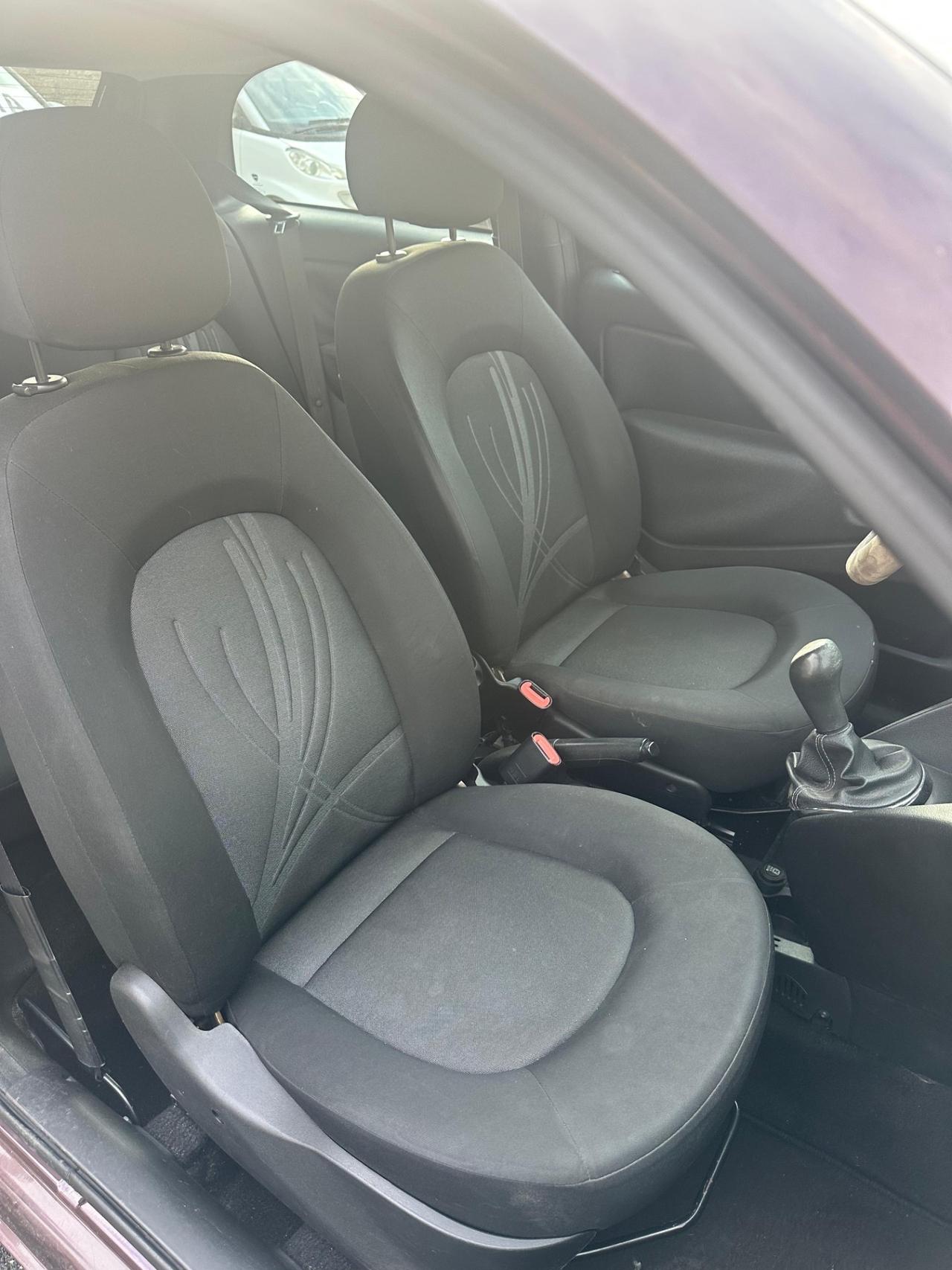 Lancia Ypsilon 1.3 MJT 75 CV Platinum