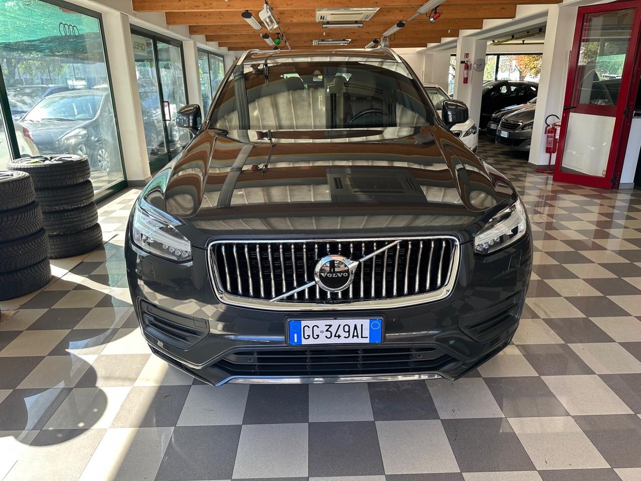 Volvo XC 90 XC90 B5 (d) AWD Geartronic 7 posti Mom