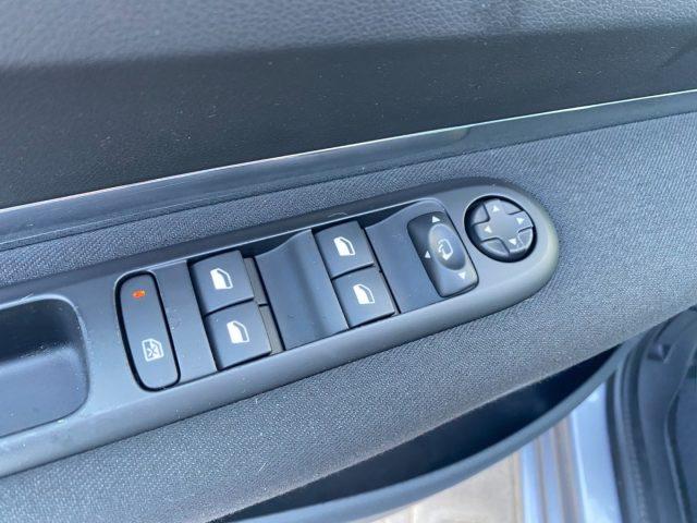 PEUGEOT 5008 BlueHDi 120 7 POSTI
