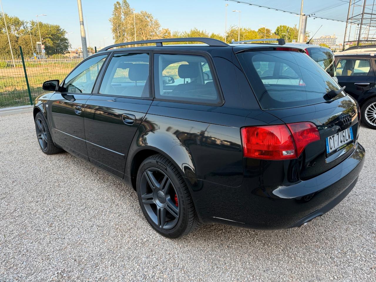 Audi A4 2.0 16V TDI Avant TOTAL BLACK