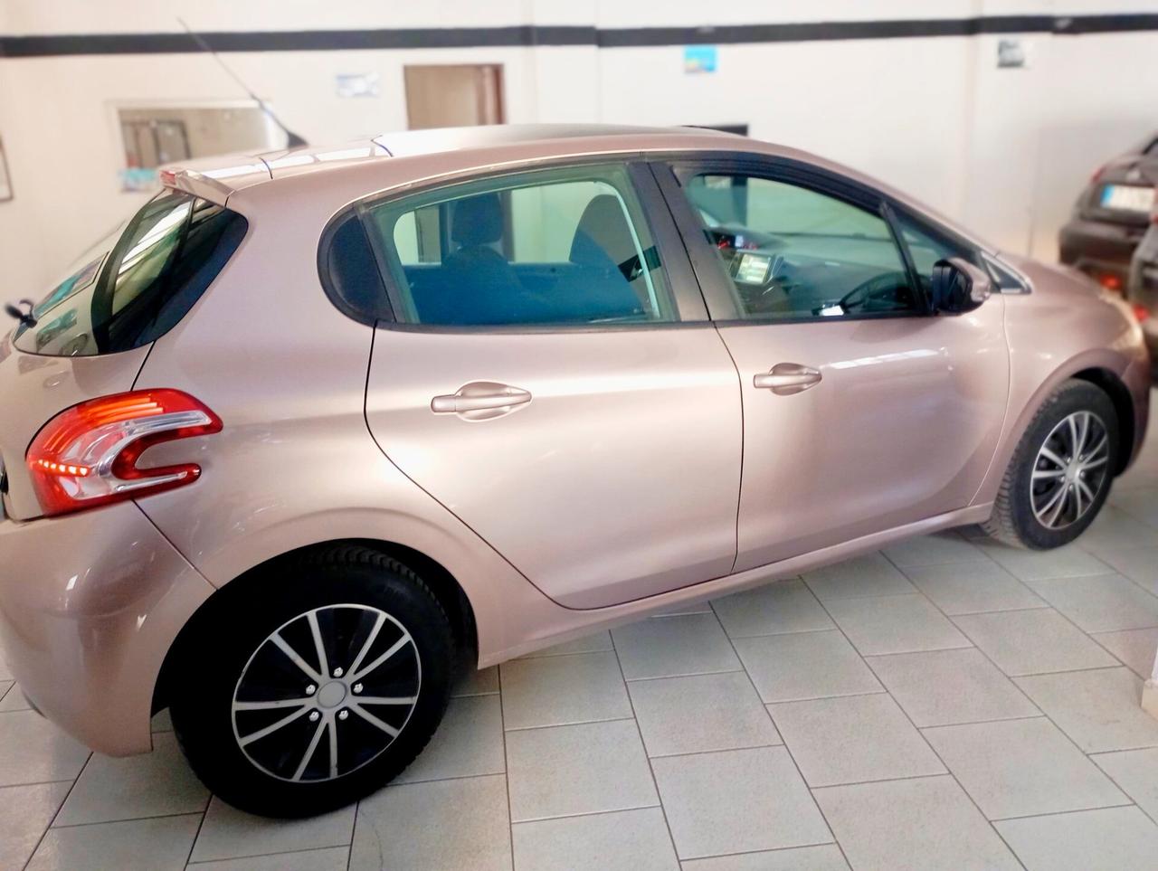 Peugeot 208 1.4 HDi 68 CV 5 porte Active
