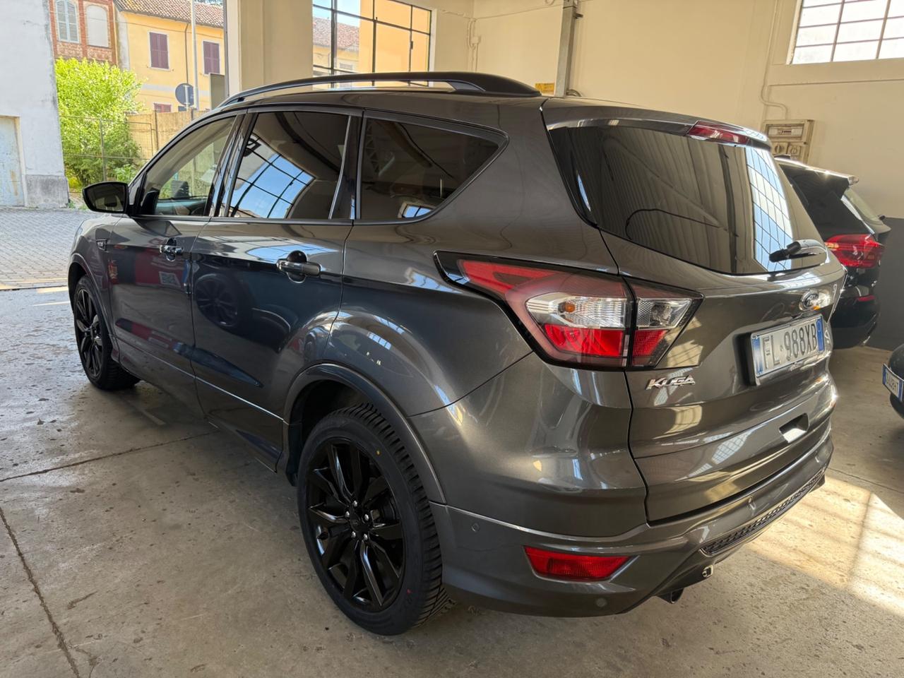 Ford Kuga 1.5 TDCI 120 CV S&S 2WD Powershift ST-Line