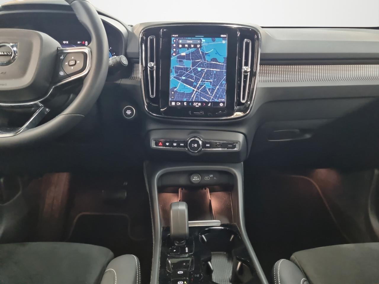 Volvo XC40 B3 automatico Ultimate Dark