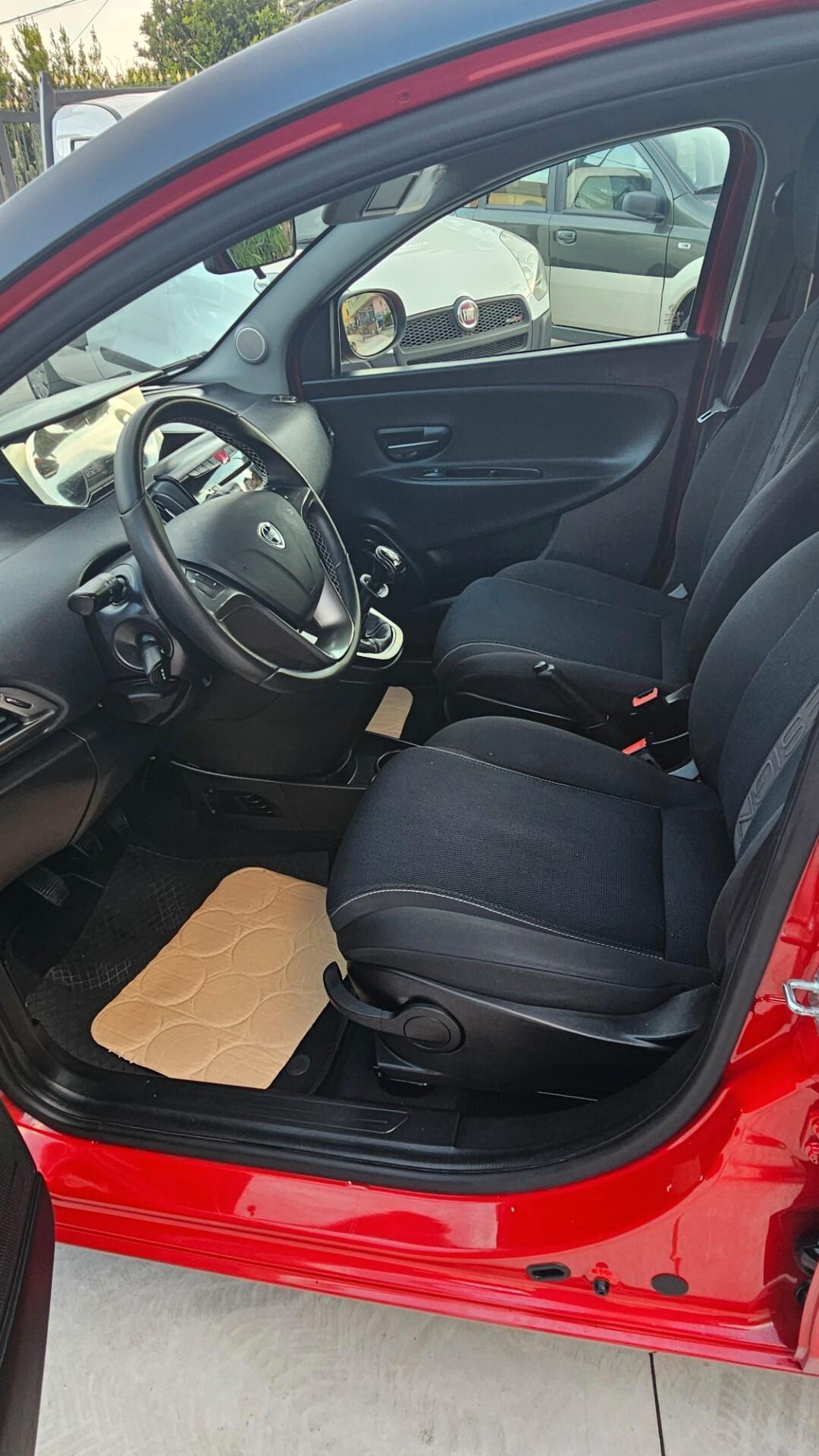 Lancia Ypsilon 0.9 TwinAir 85 CV 5 porte S&S DFN 30th Anniversary