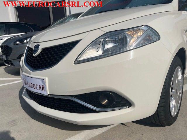 LANCIA Ypsilon 1.2 69 CV 5 porte Silver