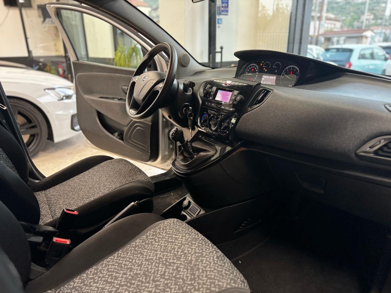 Lancia Ypsilon 1.2 69 CV 5 porte GPL Ecochic Gold