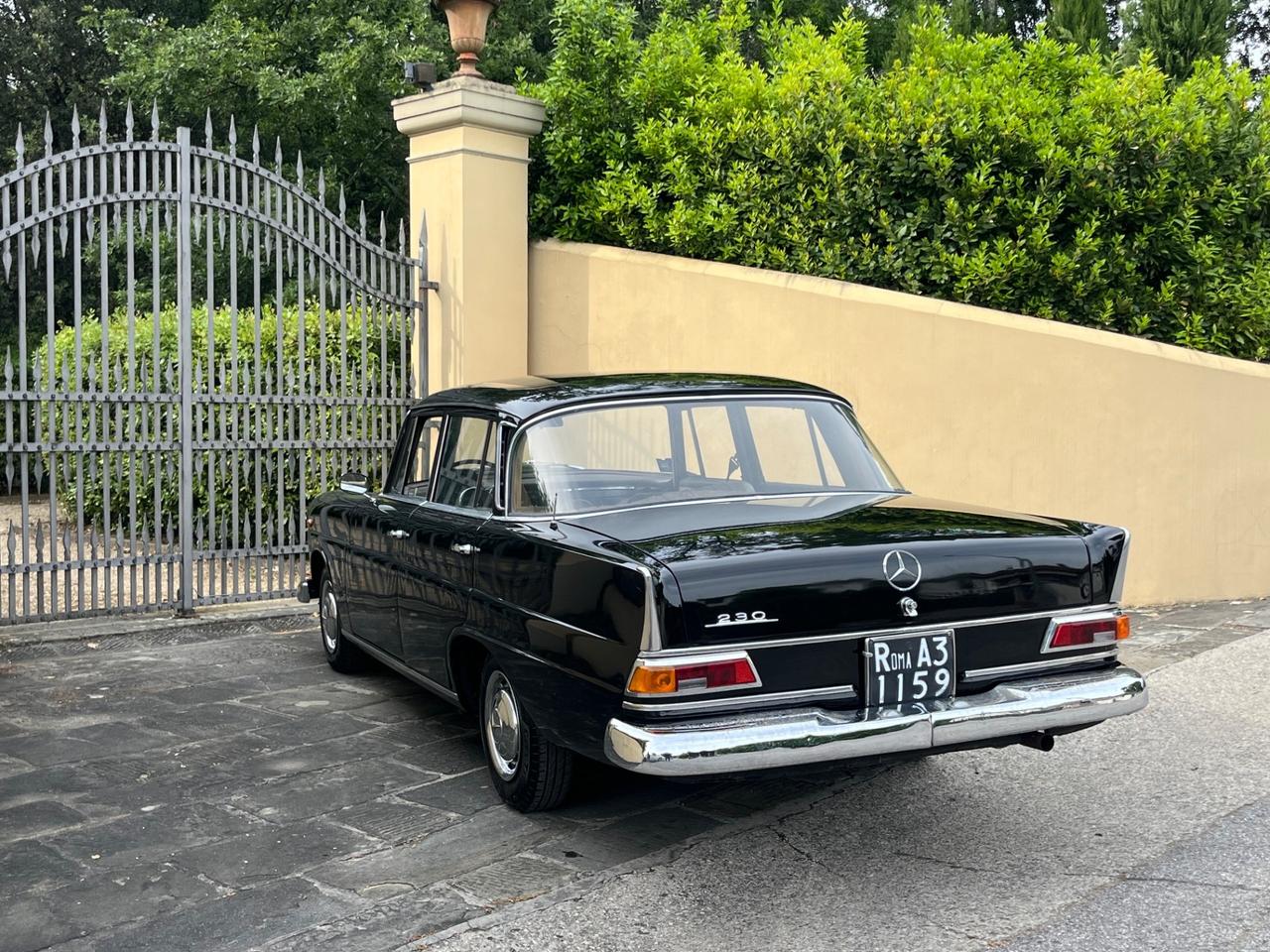 Mercedes benz 230 W110 Codine 6 cilindri