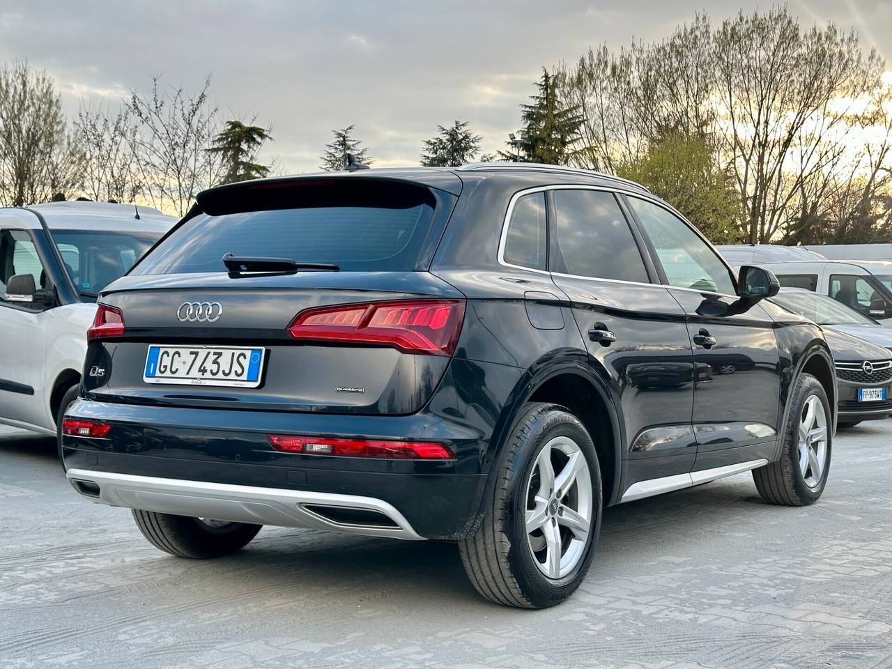 Audi Q5 45 TFSI quattro S tronic Business Sport