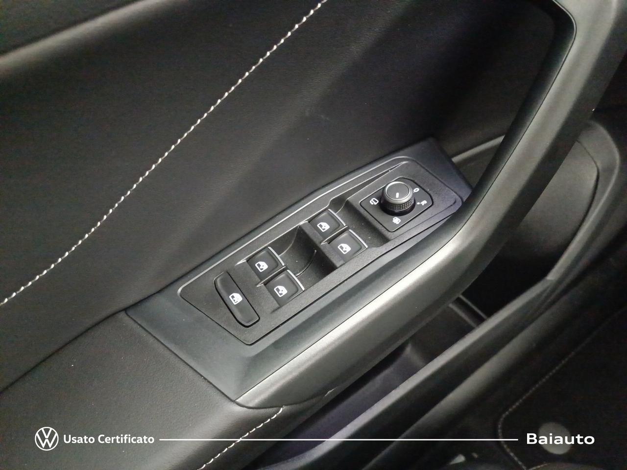 Volkswagen T-Roc 1.0 tsi 115cv r line