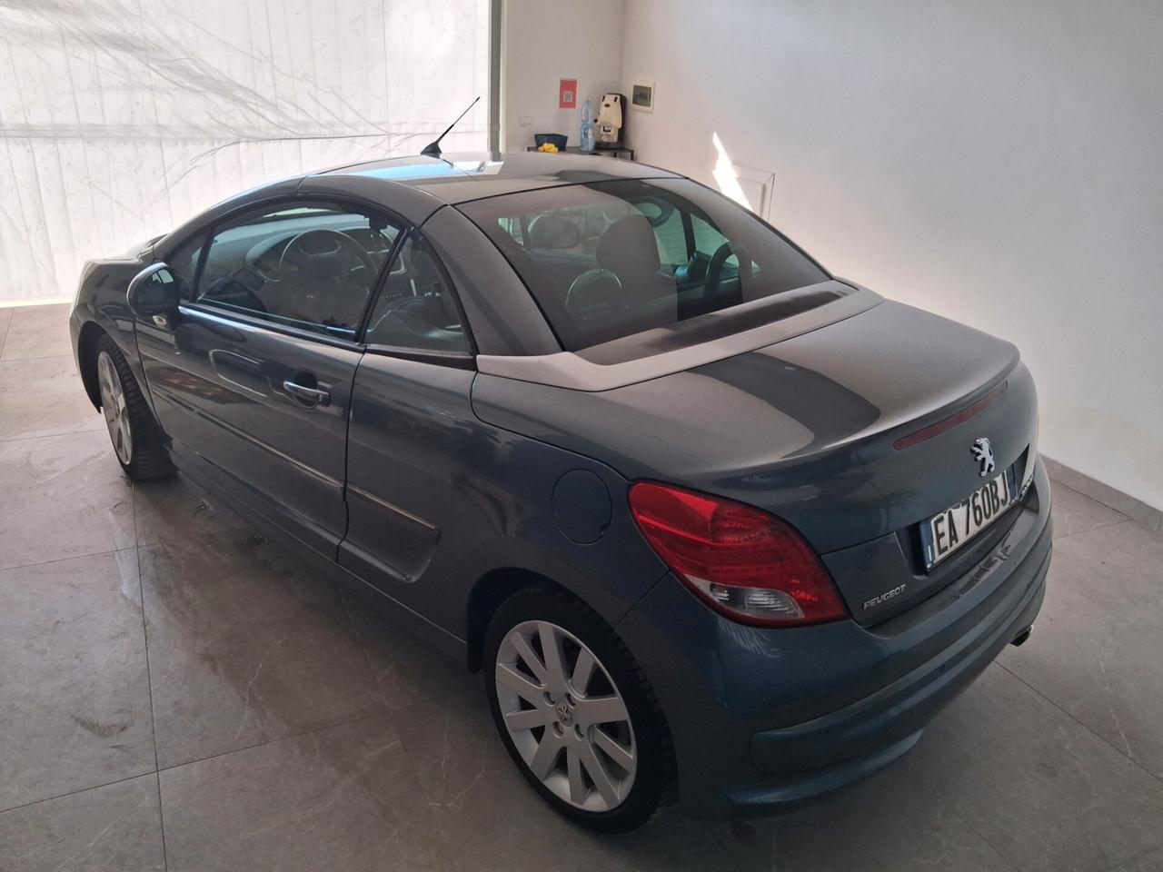 Peugeot 207 1.6 8V HDi 112CV CC Féline