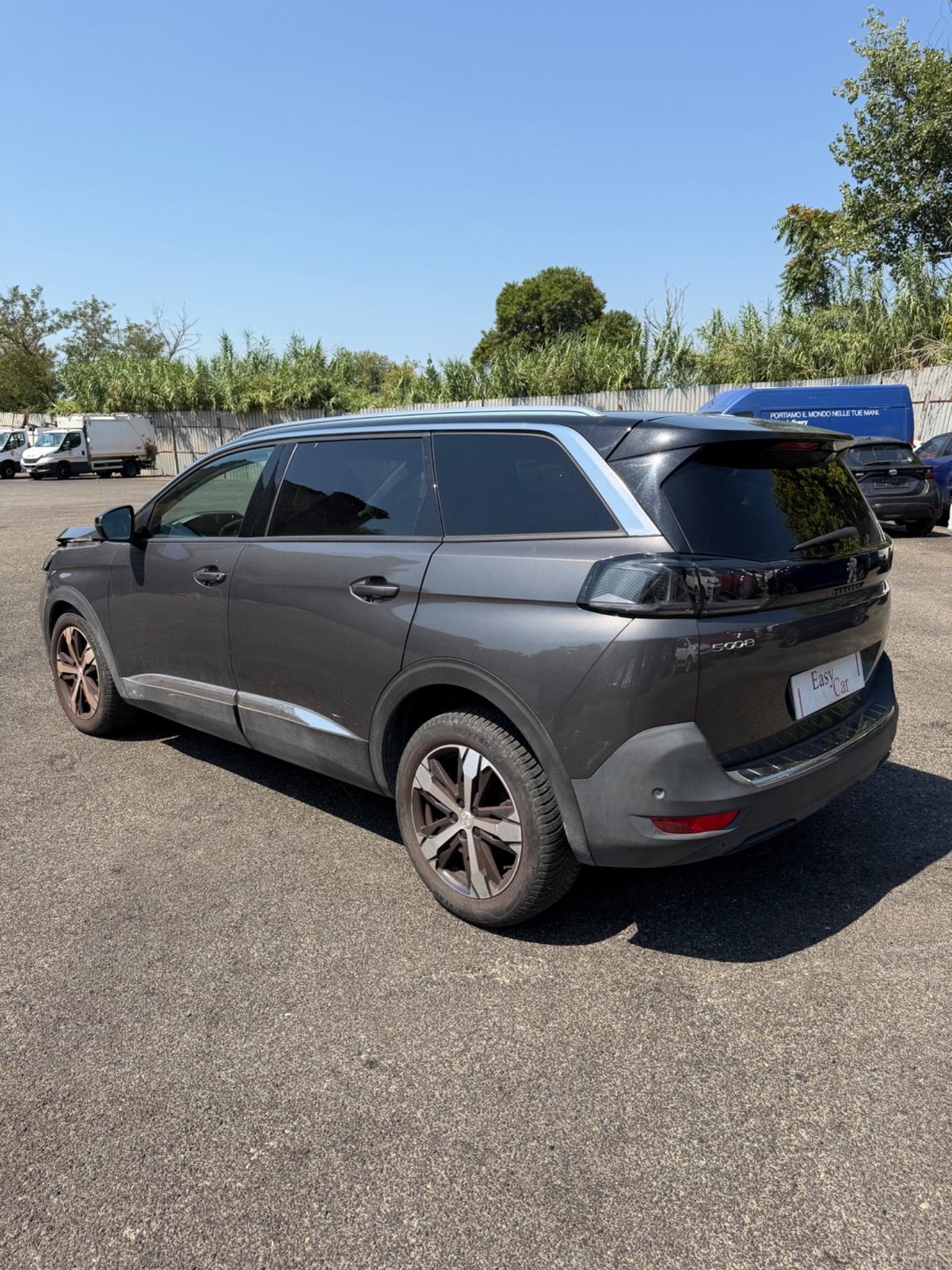 Peugeot 5008 Allure 1.5 Diesel SINISTRATA