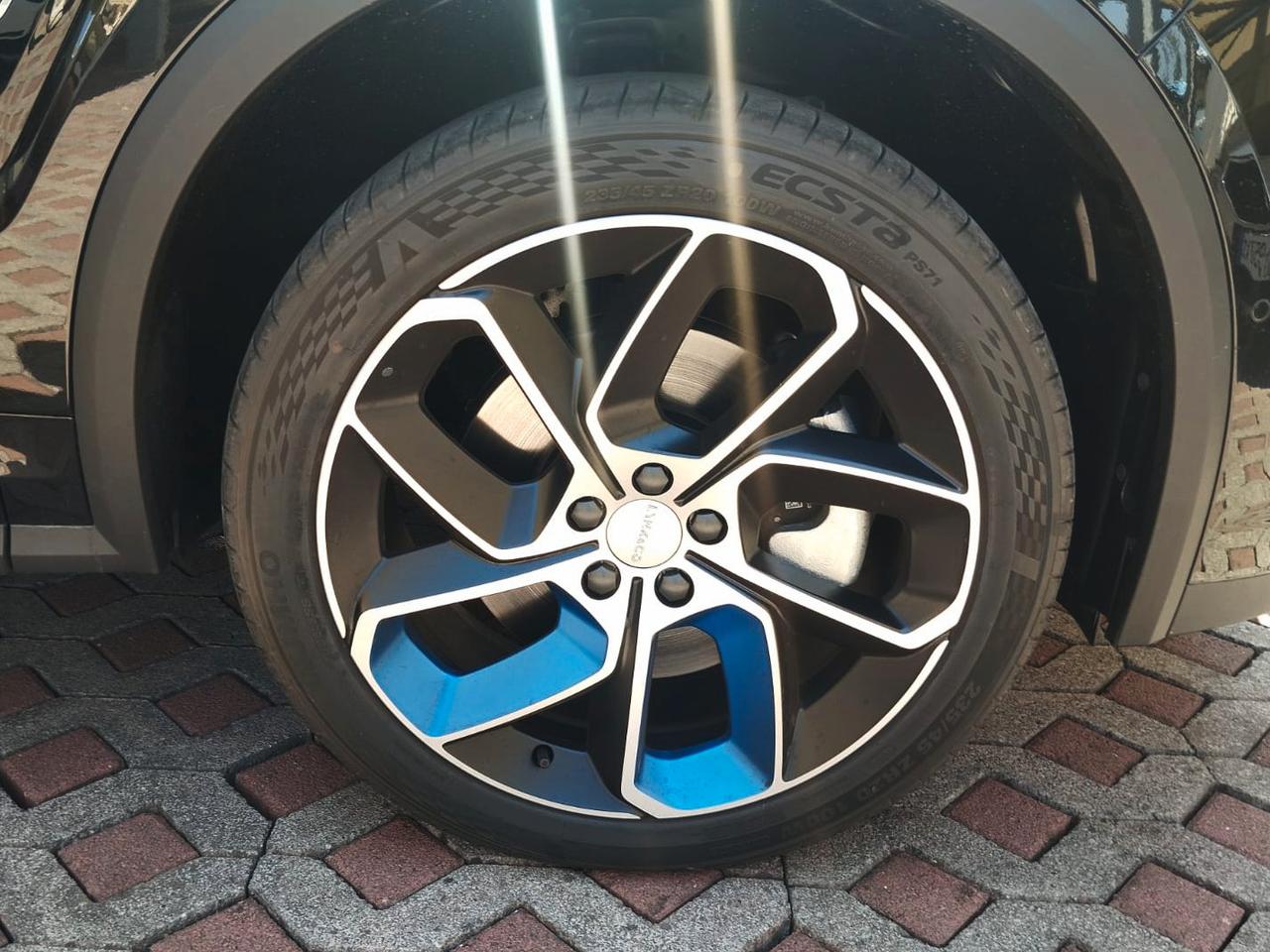 Lynk & Co 01 - 01 1.5 td phev auto