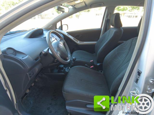 TOYOTA Yaris 1.0 5 porte
