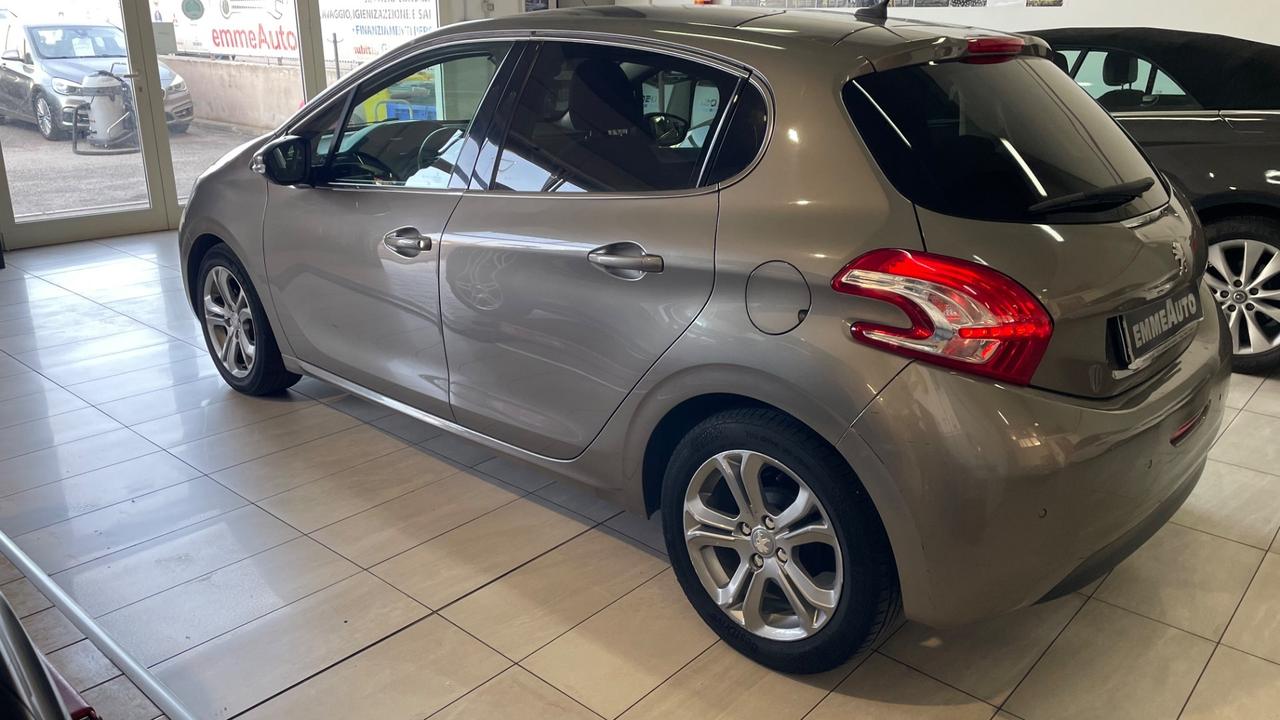 Peugeot 208 1.4 HDi 68 CV 5 porte Allure