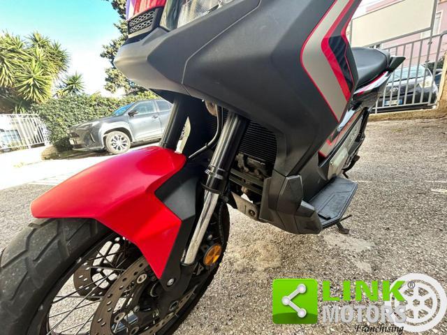 HONDA X-ADV 750 .