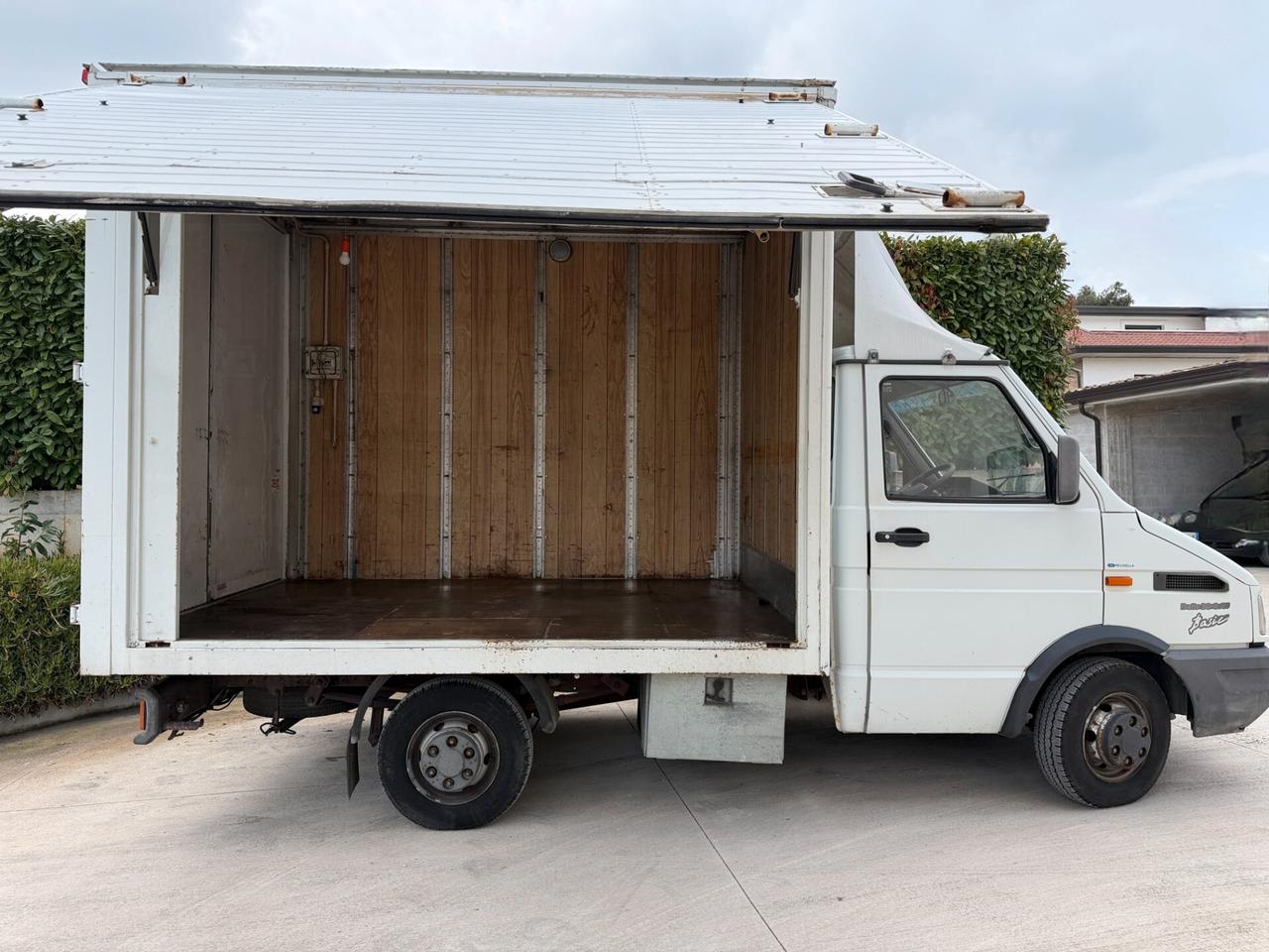 Iveco Daily Furgone 30.8 Basic km 187000