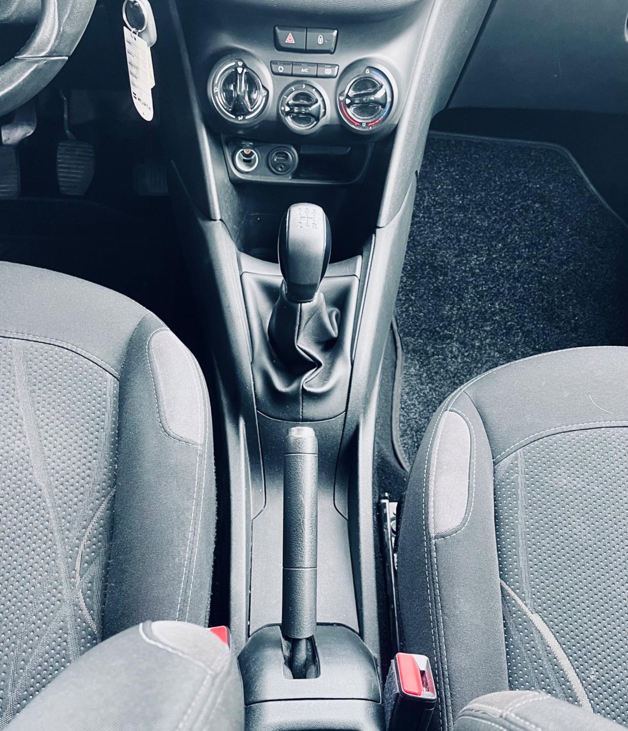 Peugeot 208 1.4 HDi 68 CV 5 porte Allure