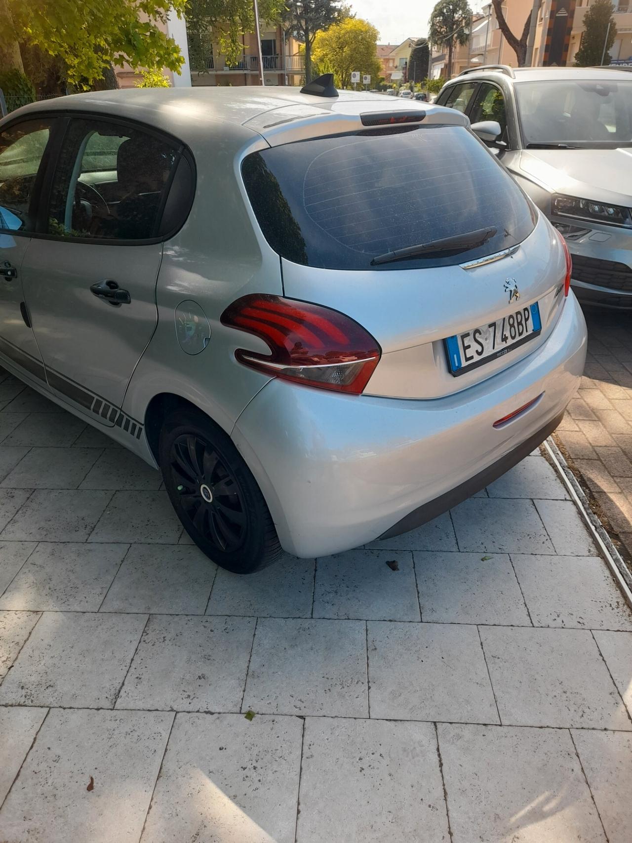 Peugeot 208 1.0 68 CV 5 porte