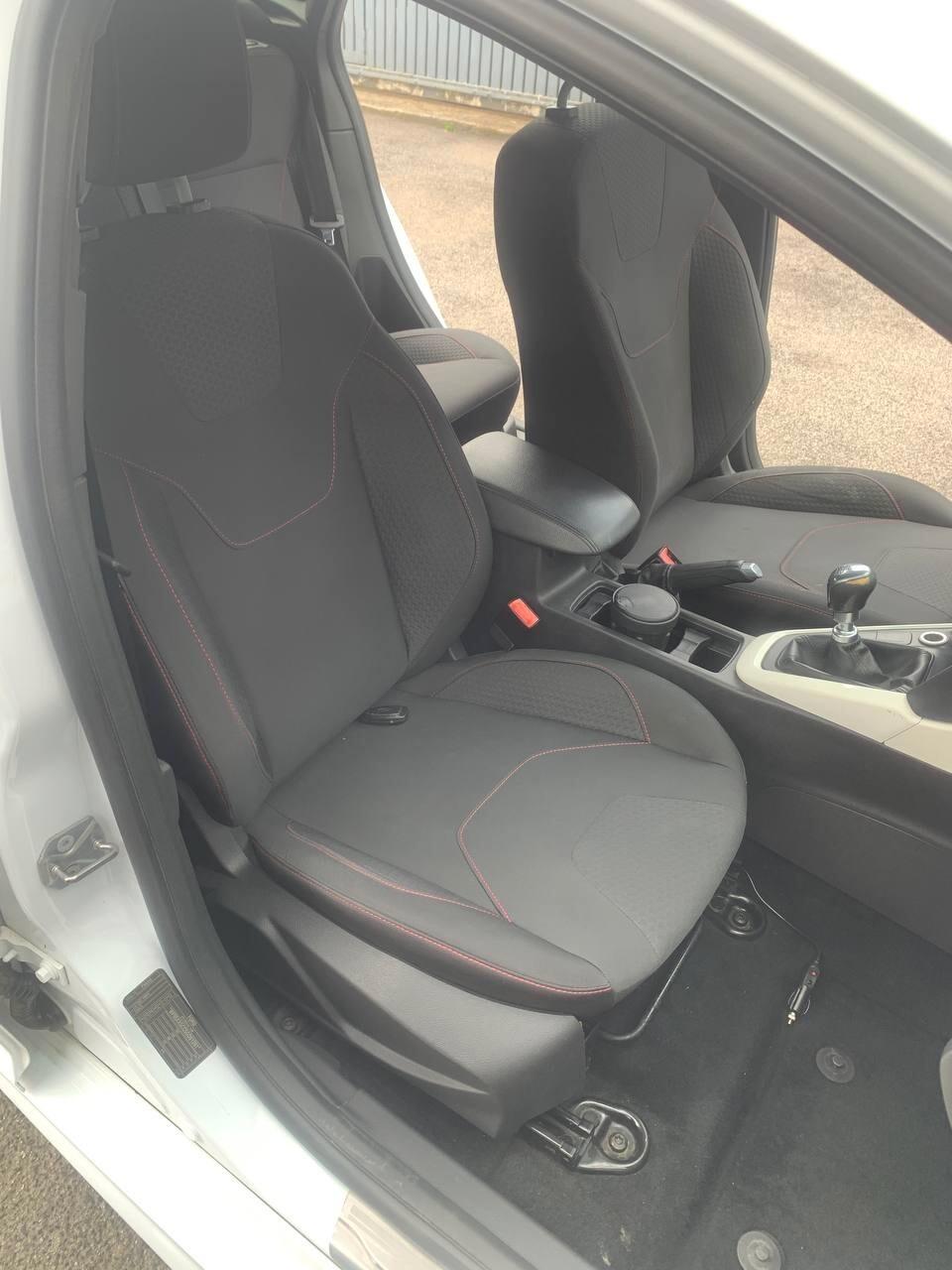 Ford Focus 1.5 TDCi 120 CV - ST Line - UNIPRO