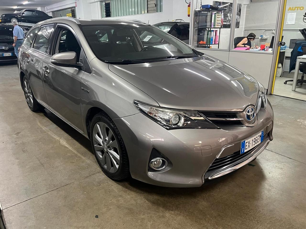 Toyota Auris Touring Sports 1.8 Hybrid Lounge