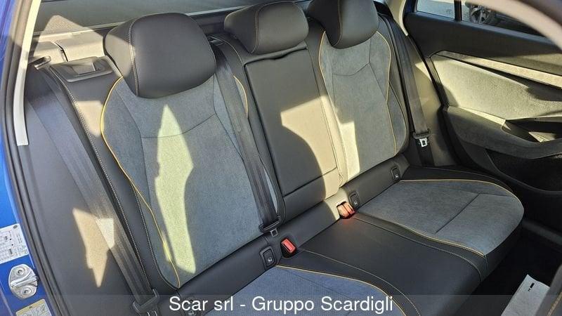 Skoda Superb 2.0 TDI DSG Wagon Style interno design selection