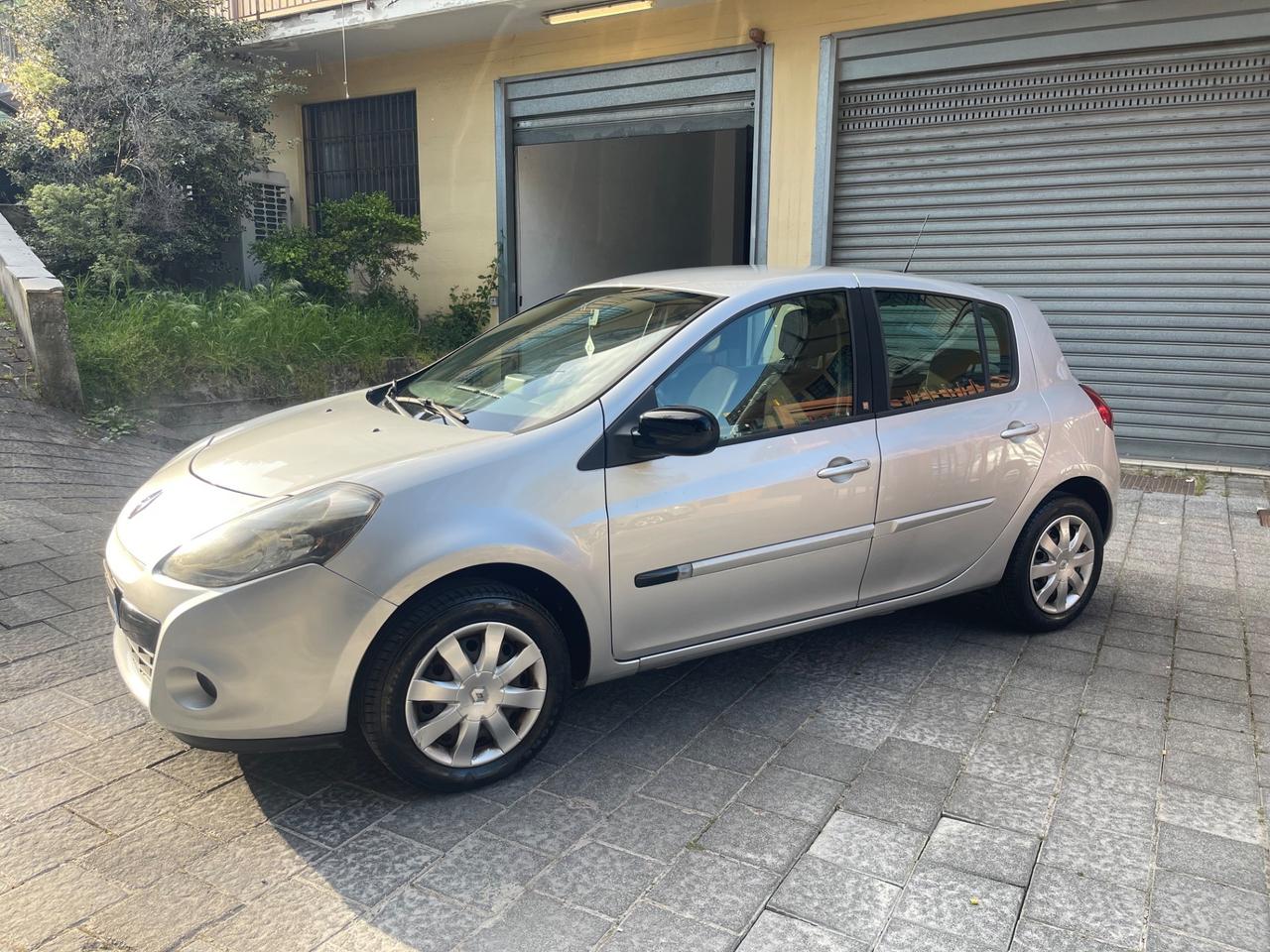 Renault Clio 1.2 16V 5 porte Dynamique