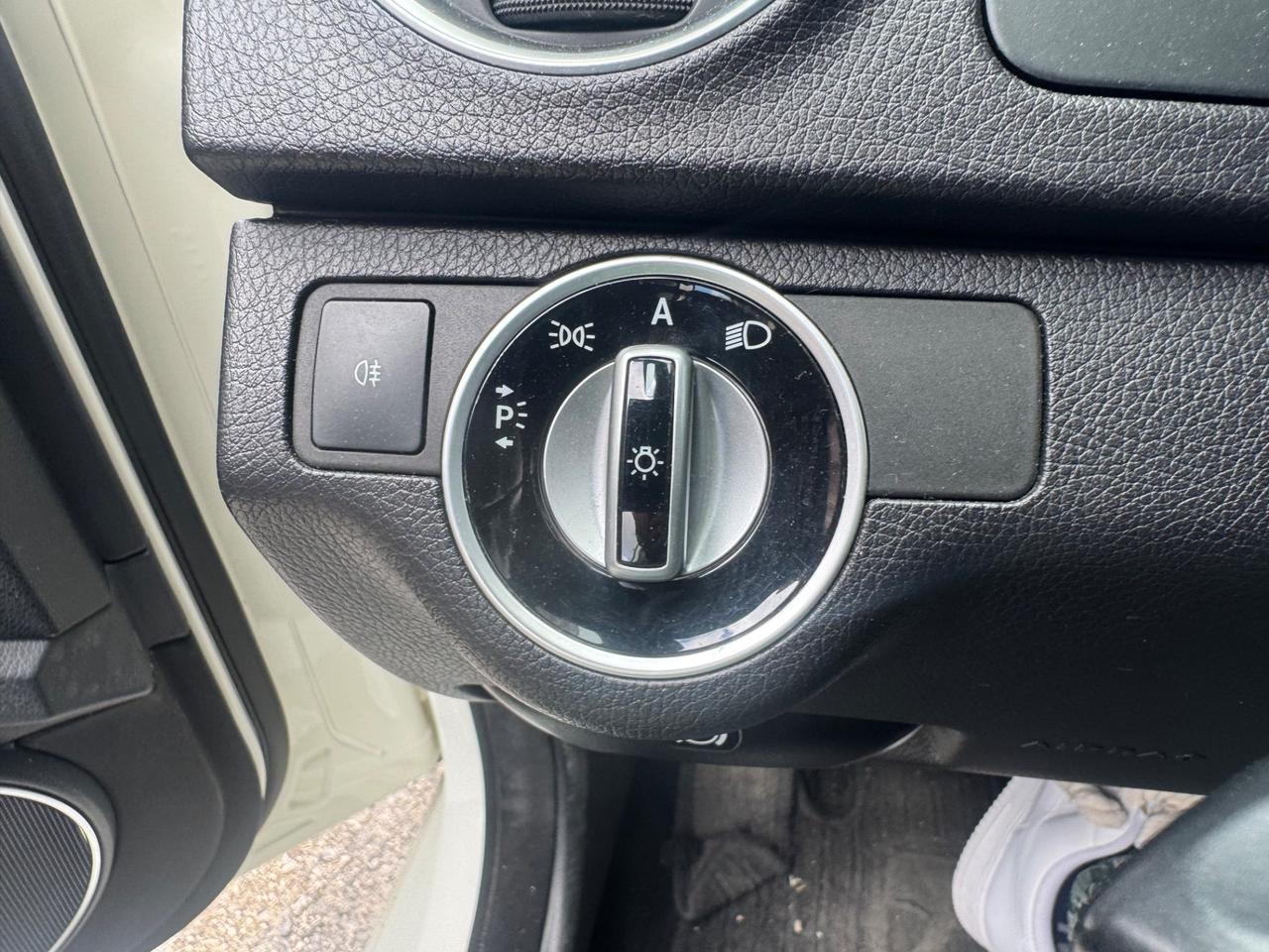Mercedes-benz C 220 CDI BlueEFFICIENCY Avantgarde