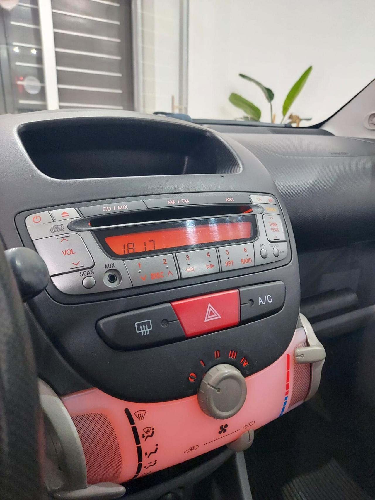 Toyota Aygo 1.0 12V VVT-i 5 porte Sol automatico