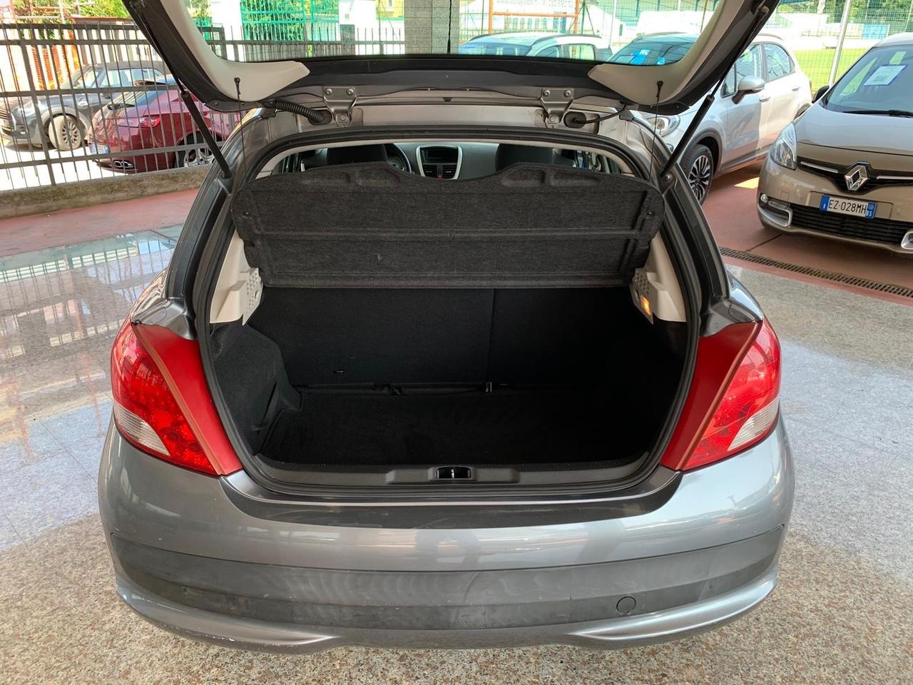 Peugeot 207 1.4 GPL per neopatentati