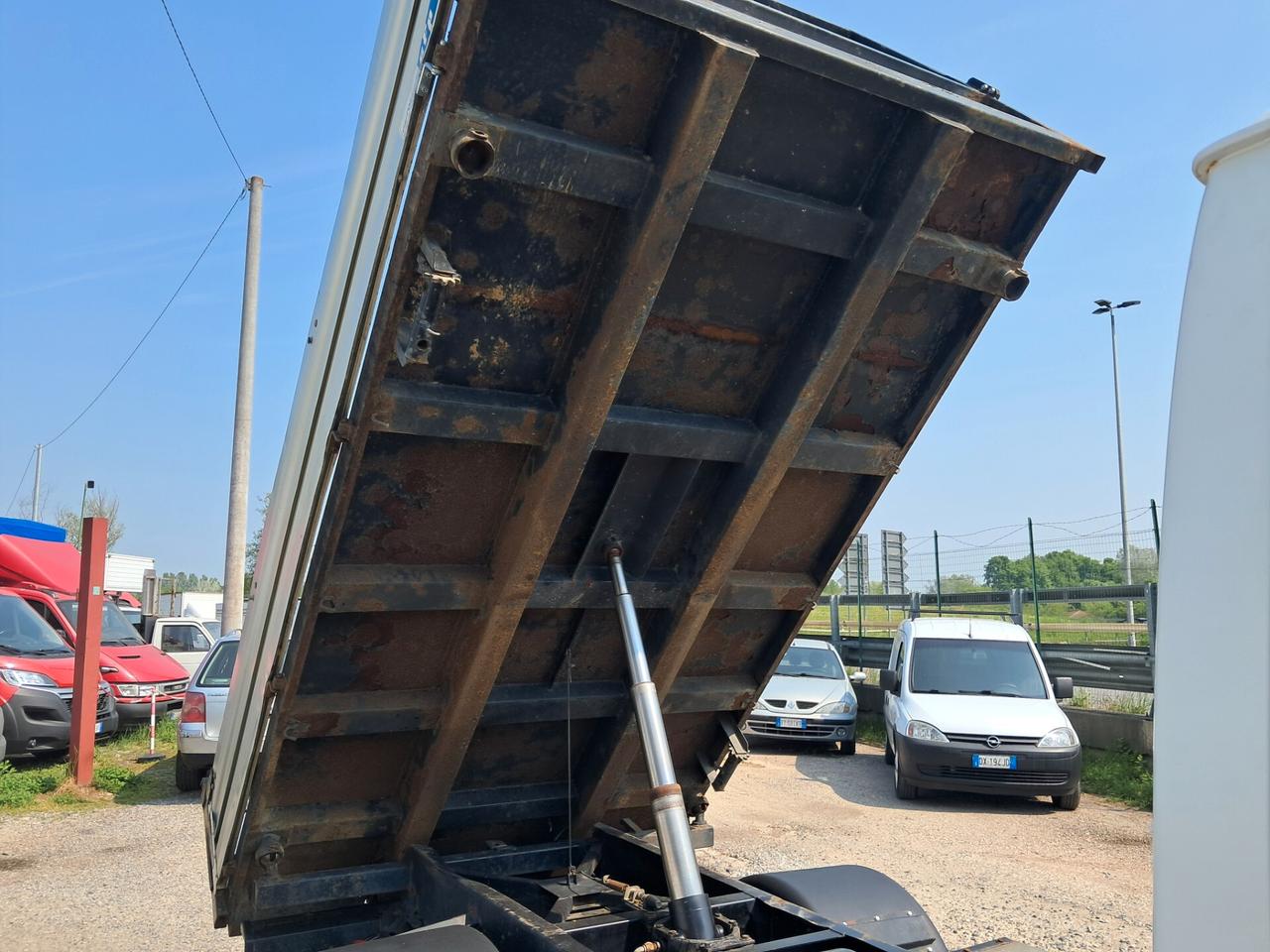 CABSTAR 3.0 RIBALTABILE TRILATERALE