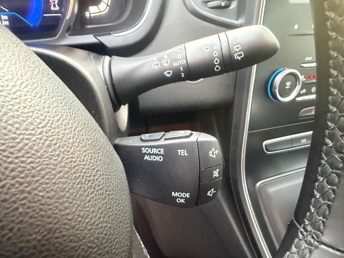 RENAULT - Scénic - TCe 140 CV EDC FAP Intens