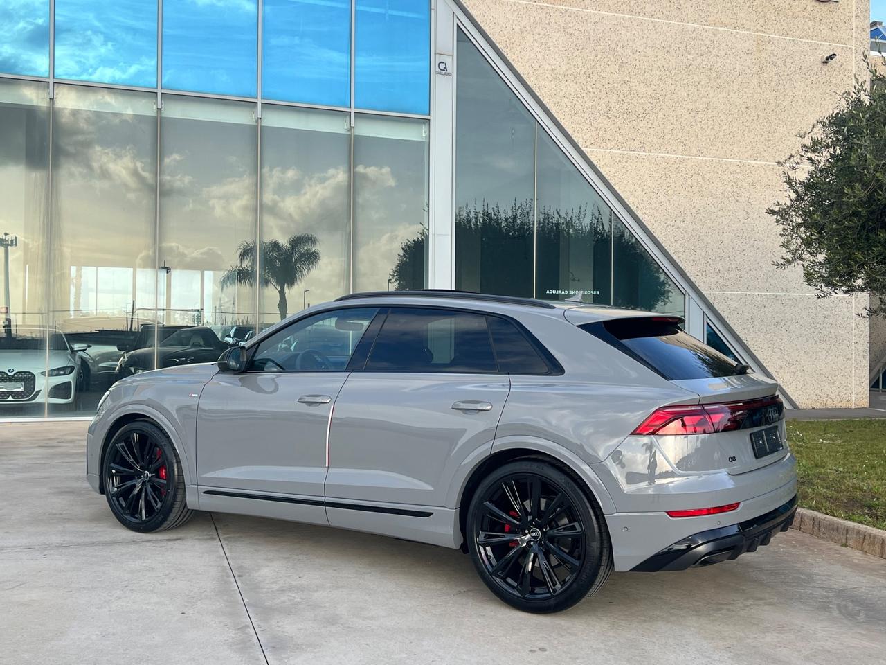 Audi Q8 Competition possibilità noleggio no scoring