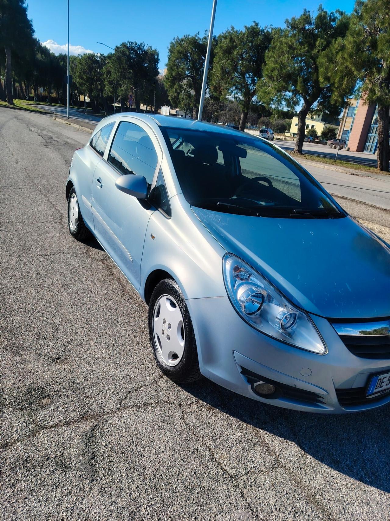 Opel Corsa 1.2i 16V cat 3 porte Silverline