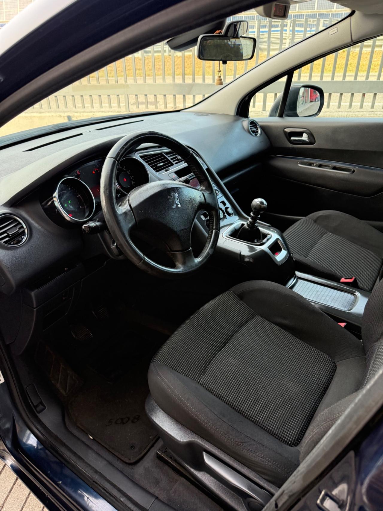 Peugeot 5008 2.0 HDi 150CV Business