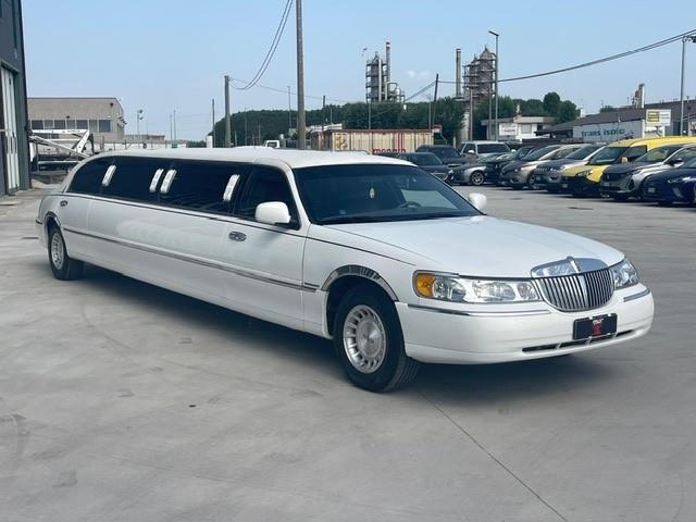 Lincoln Town Car Limousine 9 posti patente b